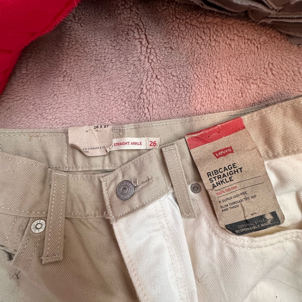 Levi's Ribcage Straight Ankle Jeans - Cream